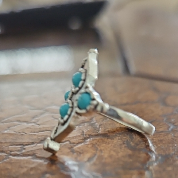 Turquoise Silver Ring - Picture 6 of 6